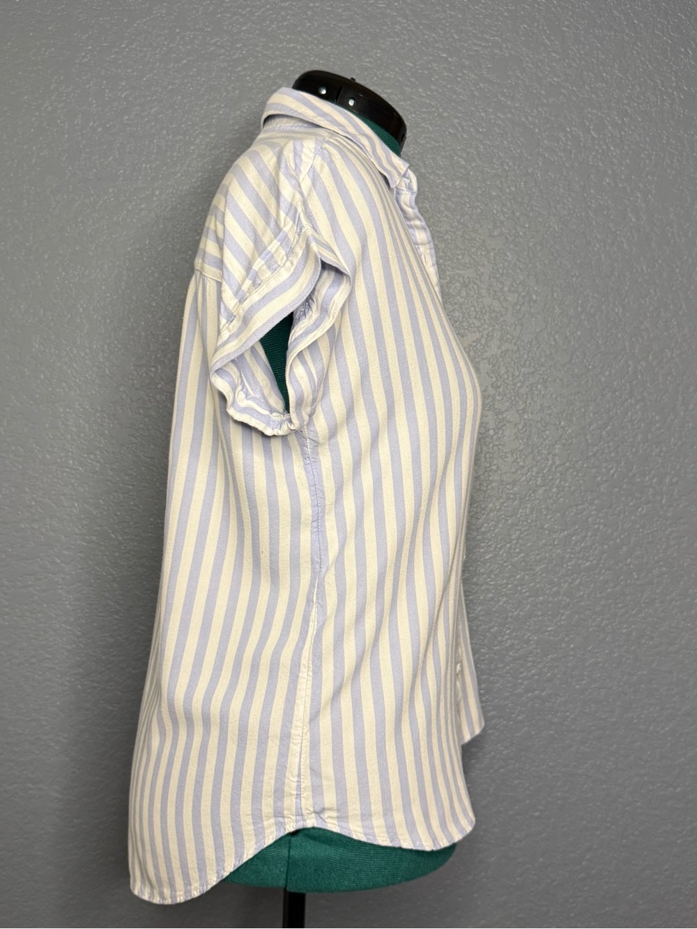 Ann‎ Taylor 100% Silk Button Down Blouse Cream Minimalist Long Sleeve Size 12 - Picture 9 of 9